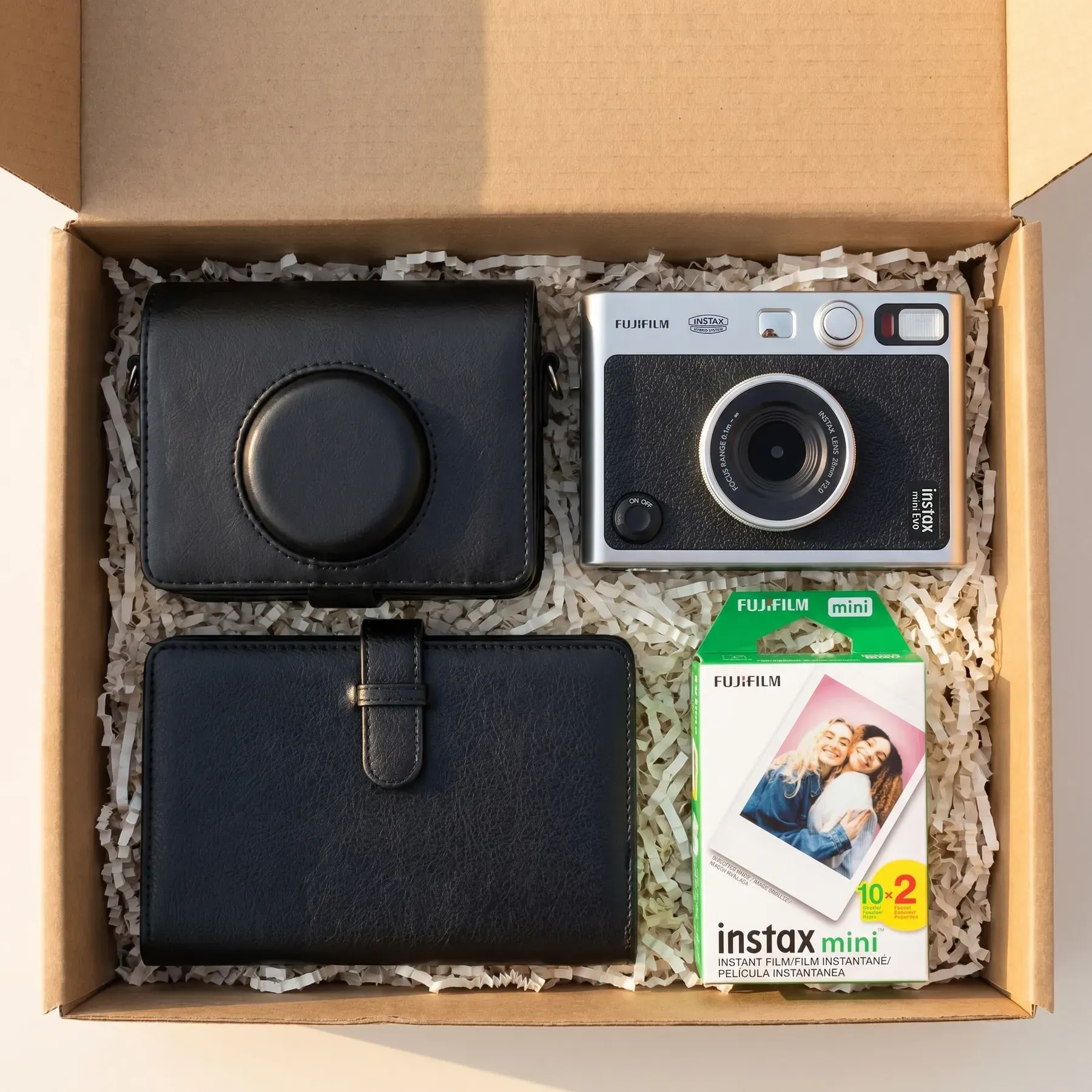 Подарочный набор Fujifilm Instax Mini EVO