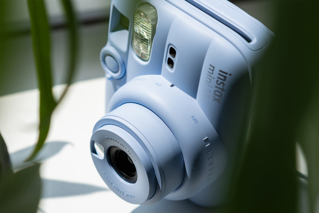 Огляд камери Fujifilm Instax Mini 13